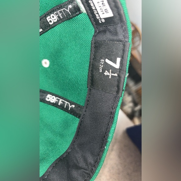 Fitted New Era Philadelphia Flyers Green Shamrock Hat. - Picture 3 of 6